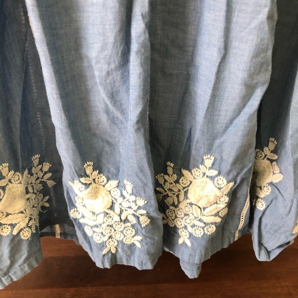 Pink Chicken Chambray Embroidery dress - Picture 3 of 9